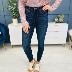 Judy Blue Butt Lifting Tummy Control Jeggings